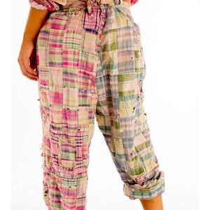 Magnolia Pearl … beautiful plaid ! Light weight cotton fabric ! Like new